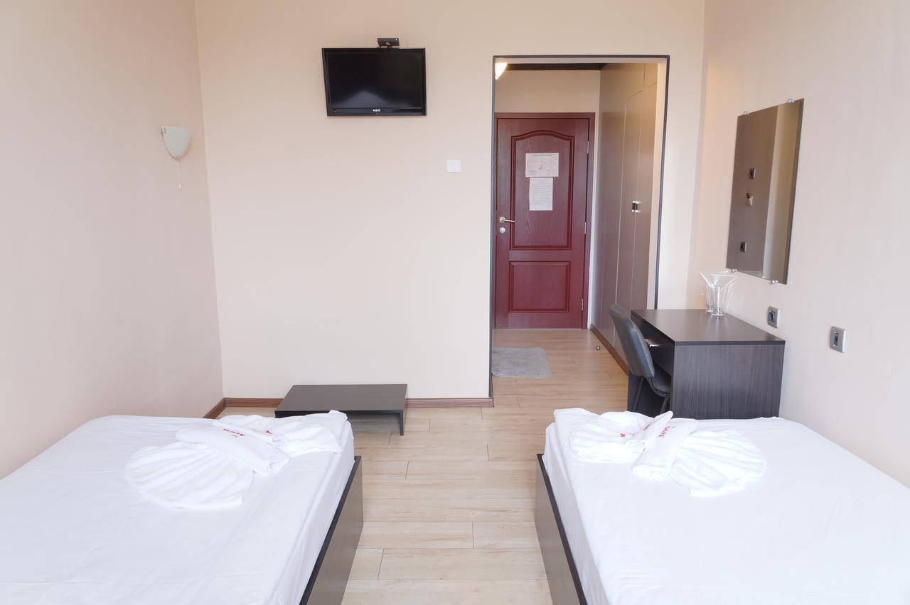 Hotel Bagira Казанлък Екстериор снимка